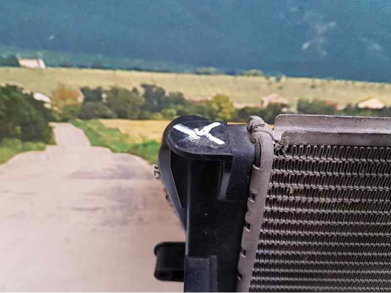 Recambio de radiador agua para dacia sandero ambiance referencia OEM IAM 8200735039 B15502003 1 PATA ROTA