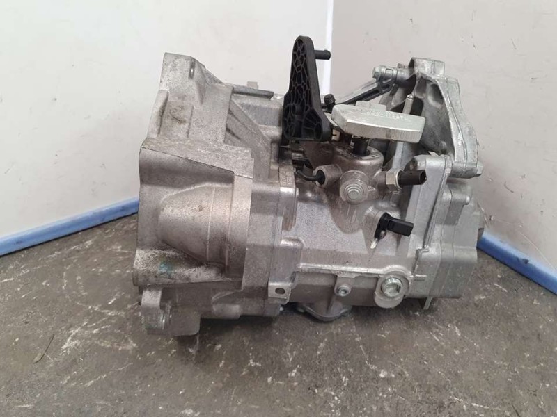 Recambio de caja cambios para audi a3 (8v) ambiente ultra referencia OEM IAM RSW 25047 6VELOCIDADES