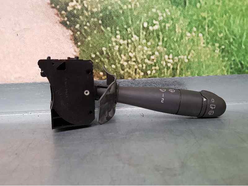 Recambio de mando limpia para dacia sandero ambiance referencia OEM IAM   