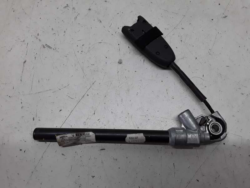 Recambio de pretensor airbag derecho para renault megane ii classic berlina 1.5 dci diesel referencia OEM IAM   