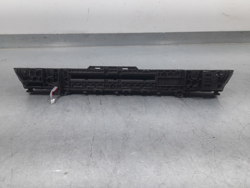 Recambio de mando radio para bmw x3 (g01, f97, g08) xdrive 20 d referencia OEM IAM 0086043639  