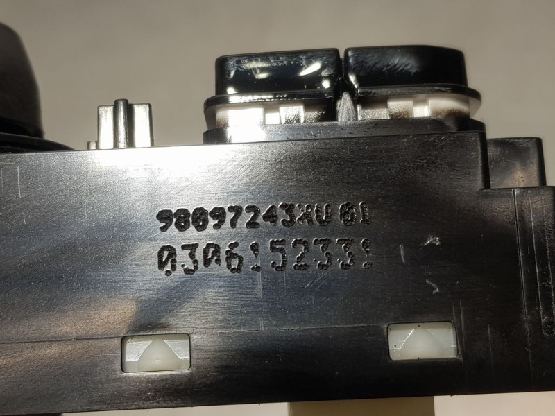 Recambio de mando multifuncion para peugeot 208 active referencia OEM IAM 98097243XU01  