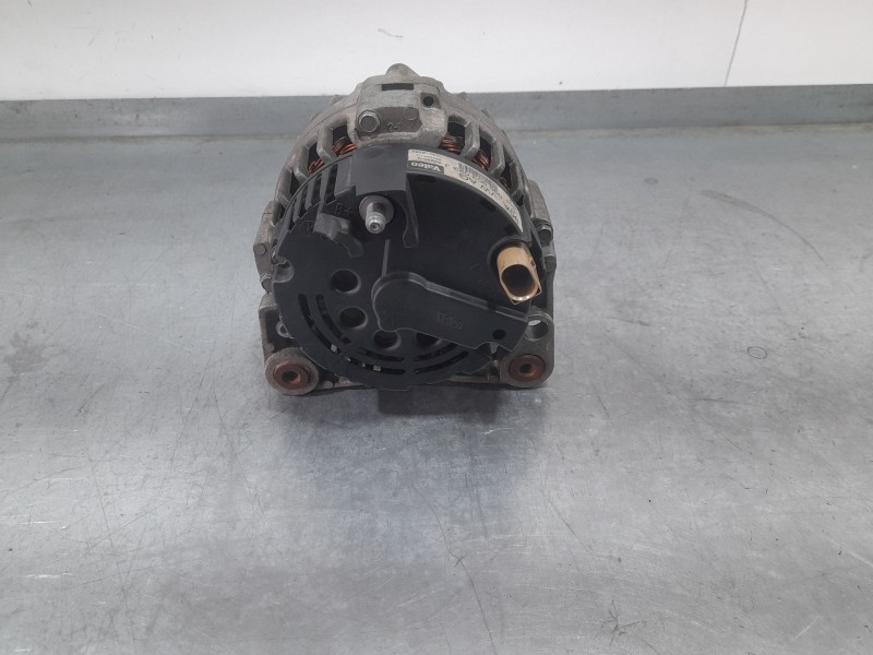 Recambio de alternador para volkswagen golf iv (1j1) 1.8 t referencia OEM IAM 030903023J SG9B013 VALEO