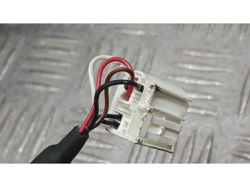 Recambio de retrovisor derecho para toyota corolla (e21) hybrid active referencia OEM IAM 8791002L41 ELECTRICO, TOCADO 6 CABLES 