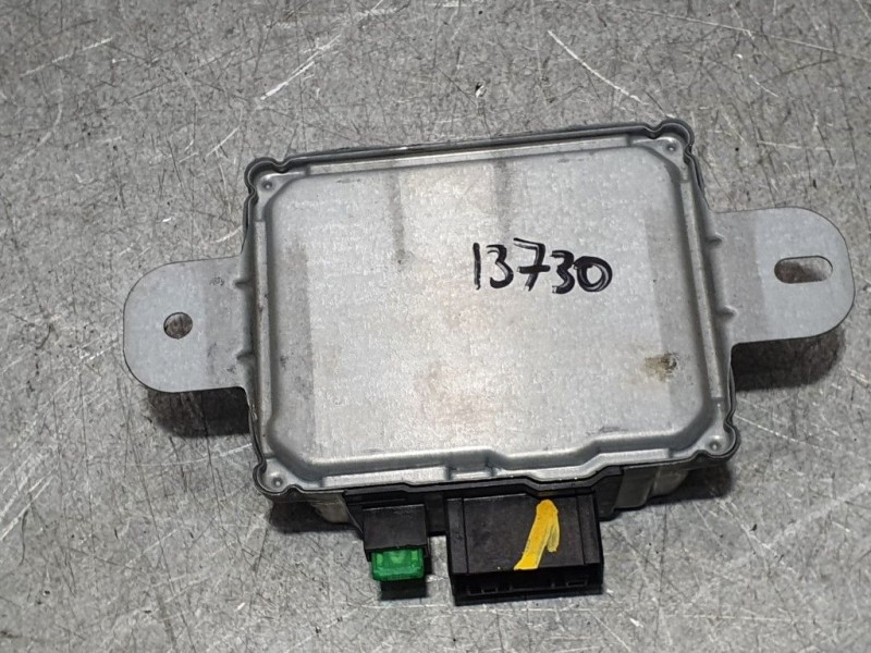 Recambio de modulo electronico para chevrolet aveo sedán ltz referencia OEM IAM 13306648 5WK50311 CONTINENTAL CENTRALITA NAVEGAD