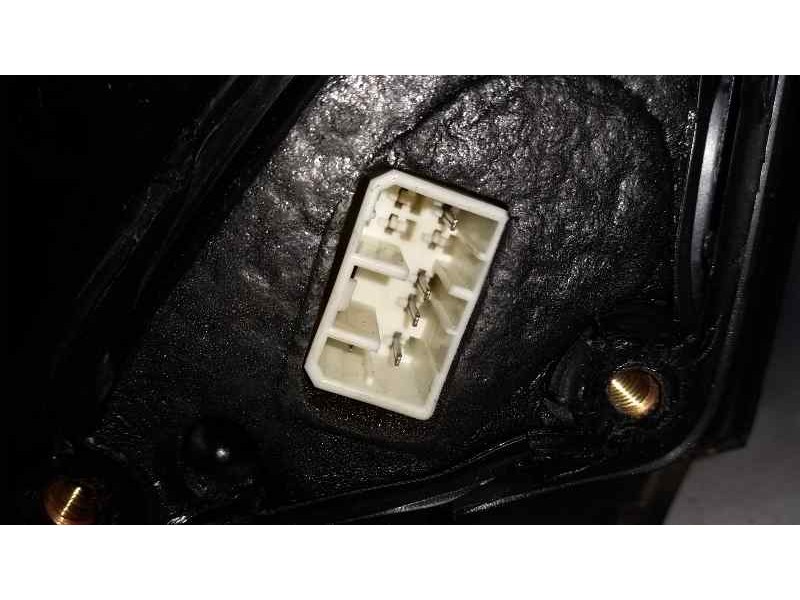 Recambio de retrovisor derecho para daewoo nubira berlina se referencia OEM IAM  5 PINS ELECTRICO