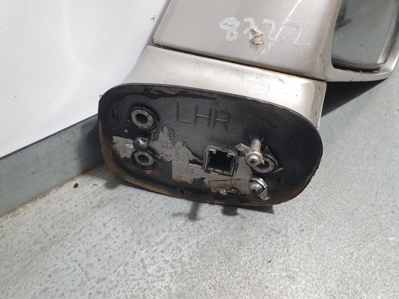 Recambio de retrovisor derecho para hyundai trajet (fo) 2.0 crdi gls referencia OEM IAM 876063A300 ELECTRICO 5 PINS ROZADO 