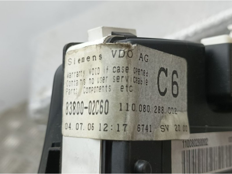 Recambio de cuadro instrumentos para toyota corolla (e12) 1.4 d-4d luna compact referencia OEM IAM 8380002C60 110080288002 SIEME