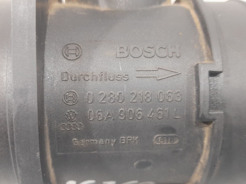 Recambio de caudalimetro para volkswagen golf iv (1j1) 1.8 t referencia OEM IAM 06A906461L 0280218063 BOSCH