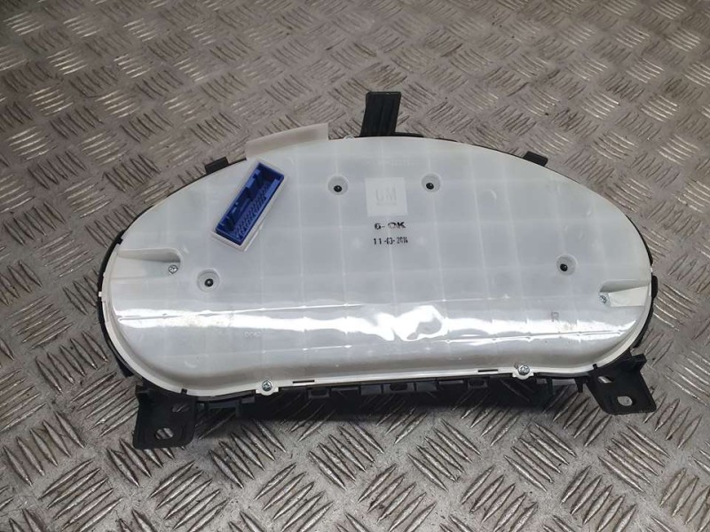 Recambio de cuadro instrumentos para opel astra j lim. cosmo referencia OEM IAM 13433775 600775881 