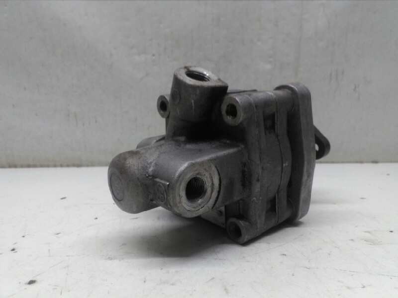 Recambio de bomba direccion para opel omega b 2.5 turbodiesel (x 25 td / u 25 td / l93) referencia OEM IAM 2245846 7681955261 