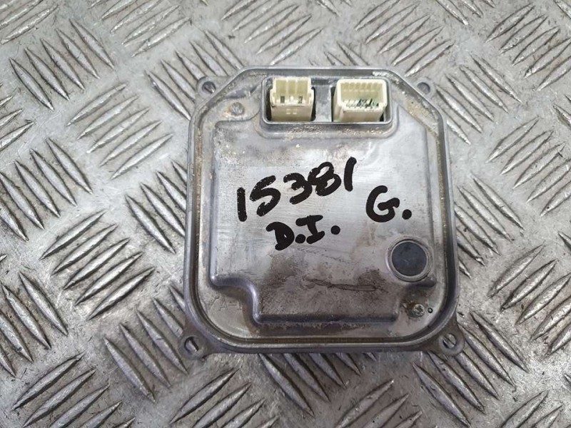 Recambio de centralita faro para toyota prius (nhw30) plug-in hybrid executive referencia OEM IAM 8596747010 3550079290 KOITO D.