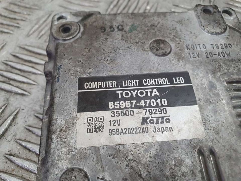 Recambio de centralita faro para toyota prius (nhw30) plug-in hybrid executive referencia OEM IAM 8596747010 3550079290 KOITO D.