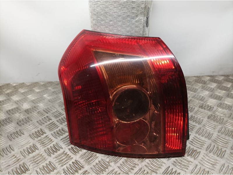 Recambio de piloto trasero izquierdo para toyota corolla (e12) 1.4 d-4d luna compact referencia OEM IAM 8156102300  