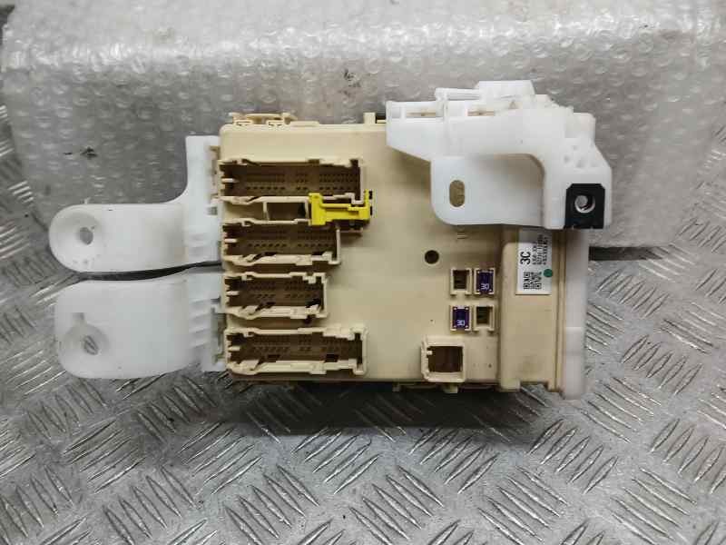 Recambio de caja reles / fusibles para toyota auris active referencia OEM IAM 8922102331 50119221 