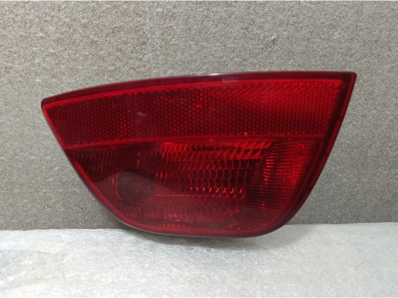 Recambio de piloto trasero izquierdo paragolpes para ford focus lim. (cb4) trend referencia OEM IAM 5M5115K273AA  