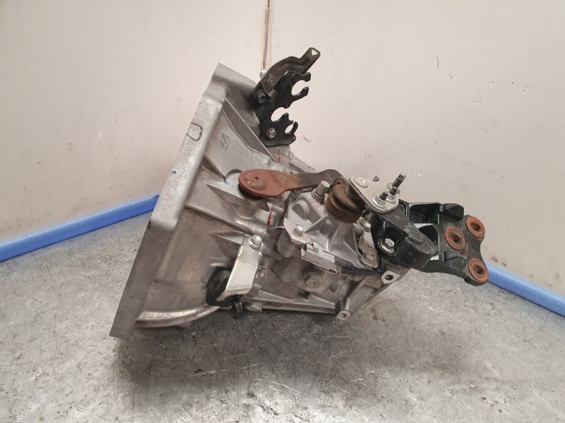 Recambio de caja cambios para toyota aygo x-cite referencia OEM IAM 20TT55 235489 5VELOCIDADES 3