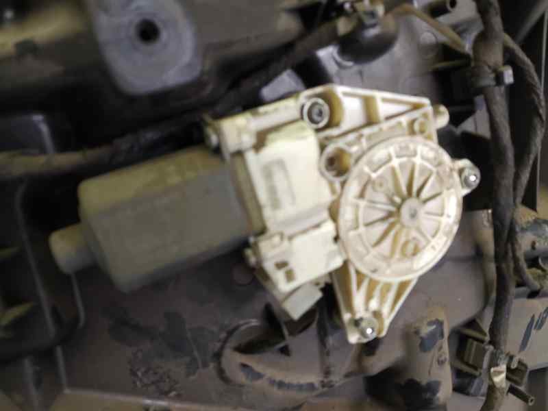 Recambio de elevalunas delantero derecho para mercedes-benz vito kasten 109/111 cdi lang (447.601) referencia OEM IAM A447720400