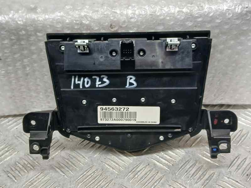 Recambio de mando radio para chevrolet cruze lt referencia OEM IAM 94563272  