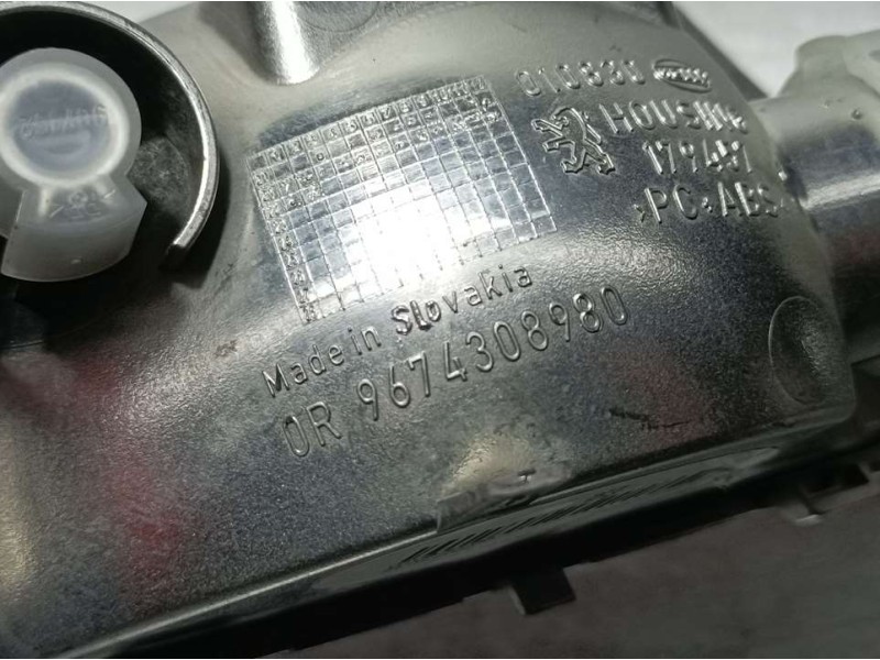 Recambio de piloto trasero central para peugeot 208 (p2) allure referencia OEM IAM 9674308980  