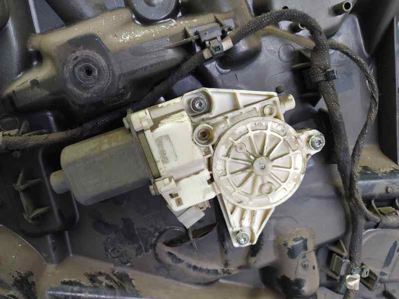 Recambio de elevalunas delantero derecho para mercedes-benz vito kasten 109/111 cdi lang (447.601) referencia OEM IAM A447720400