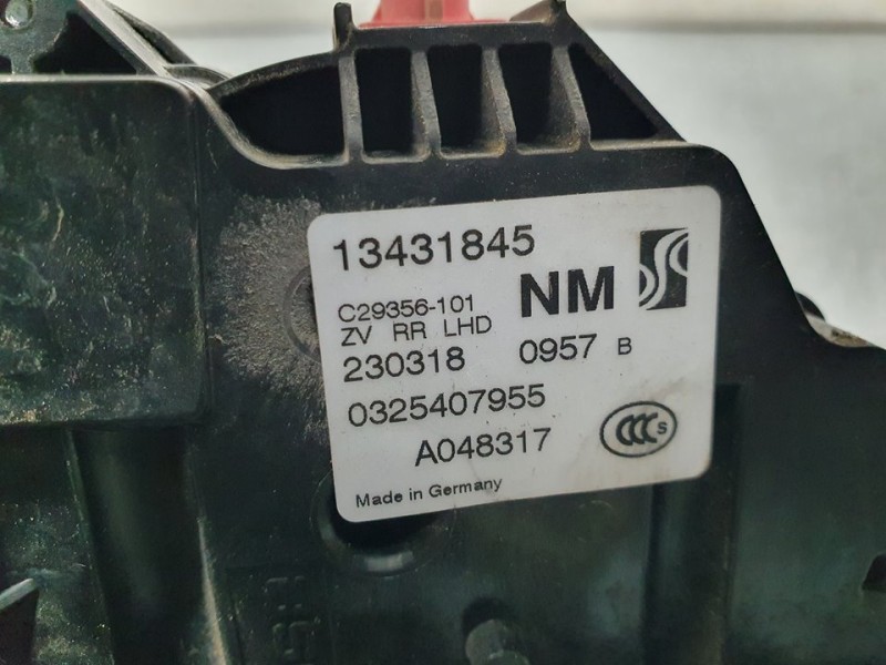 Recambio de cerradura puerta trasera derecha para opel corsa e selective referencia OEM IAM 13431845 C29356101 6 PINES