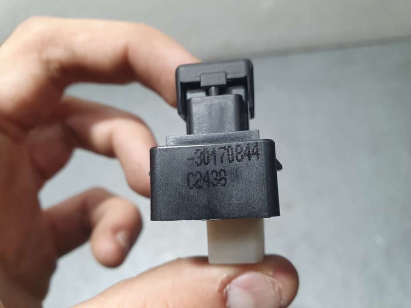 Recambio de mando elevalunas trasero derecho para fiat 500 x (334) city cross referencia OEM IAM 30170844  