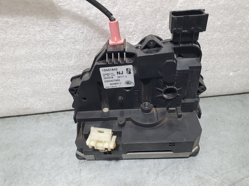 Recambio de cerradura puerta trasera izquierda para opel corsa e selective referencia OEM IAM 13431842 C29353101 6 PINES