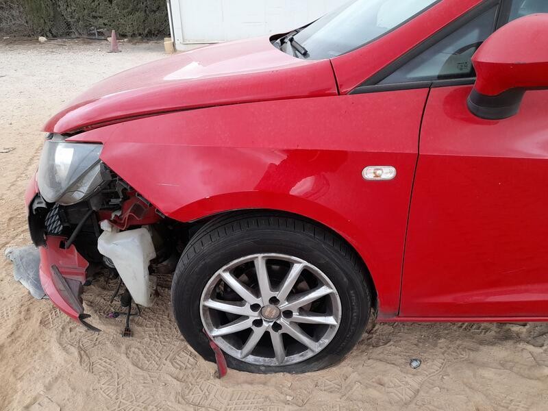 Recambio de aleta delantera izquierda para seat ibiza iv (6j5, 6p1) 1.2 referencia OEM IAM 6J0821021D ROZADA 