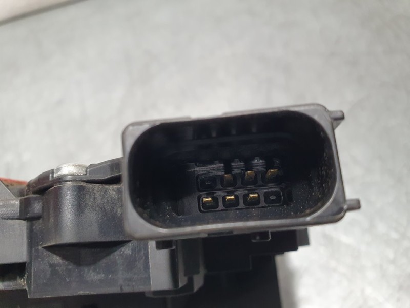 Recambio de cerradura puerta trasera izquierda para opel corsa e selective referencia OEM IAM 13431842 C29353101 6 PINES