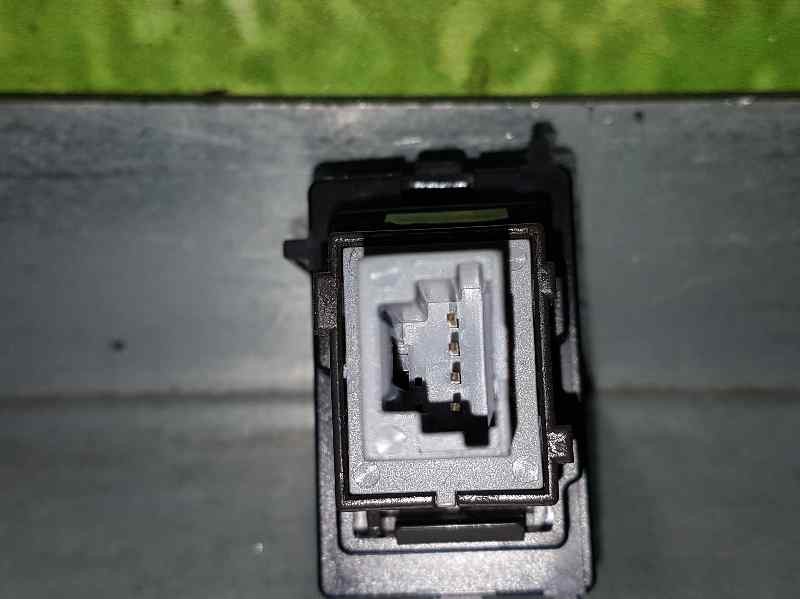 Recambio de warning para toyota auris active referencia OEM IAM 8433202300  