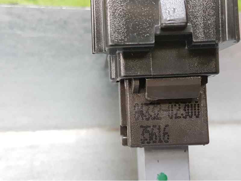 Recambio de warning para toyota auris active referencia OEM IAM 8433202300  