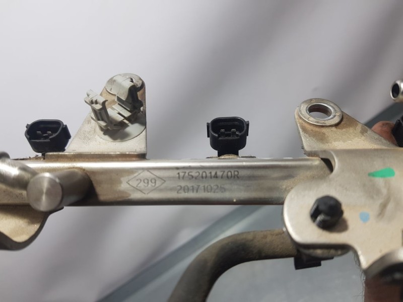 Recambio de rampa inyectora para dacia sandero stepway referencia OEM IAM 175201470R 20171025 