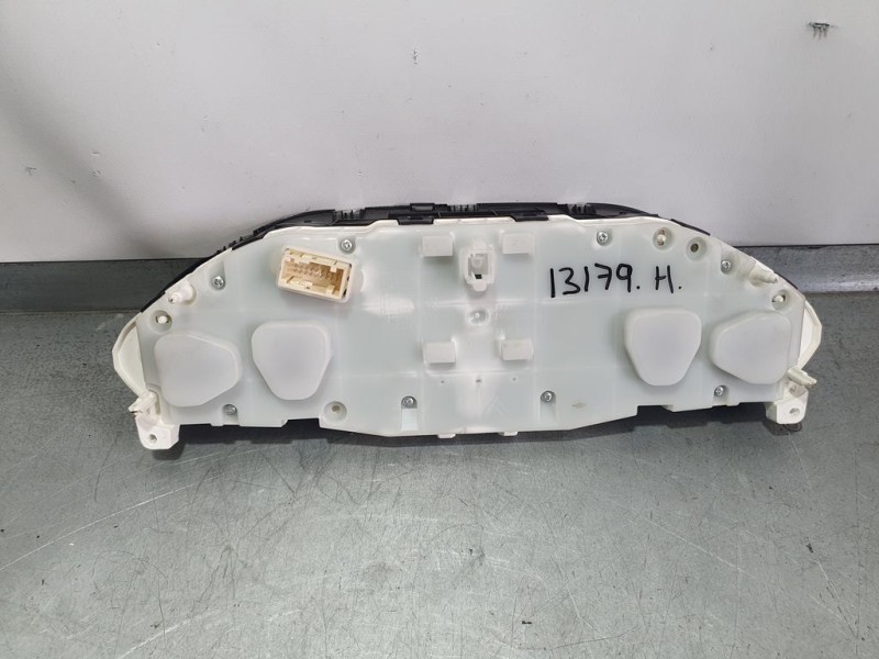 Recambio de cuadro instrumentos para peugeot 208 style referencia OEM IAM 9825986180 E137HWL2 