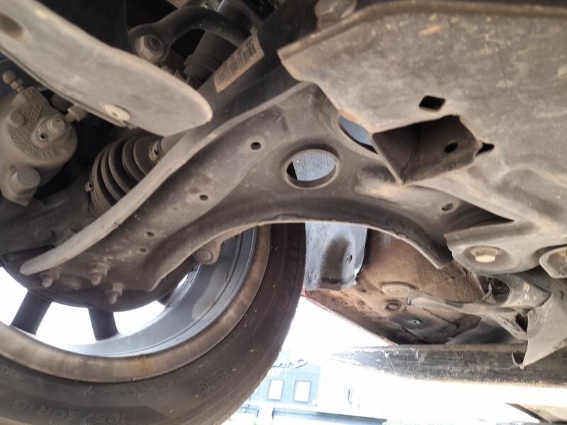 Recambio de brazo suspension inferior delantero derecho para seat ibiza iv (6j5, 6p1) 1.2 referencia OEM IAM 6R0407152F  