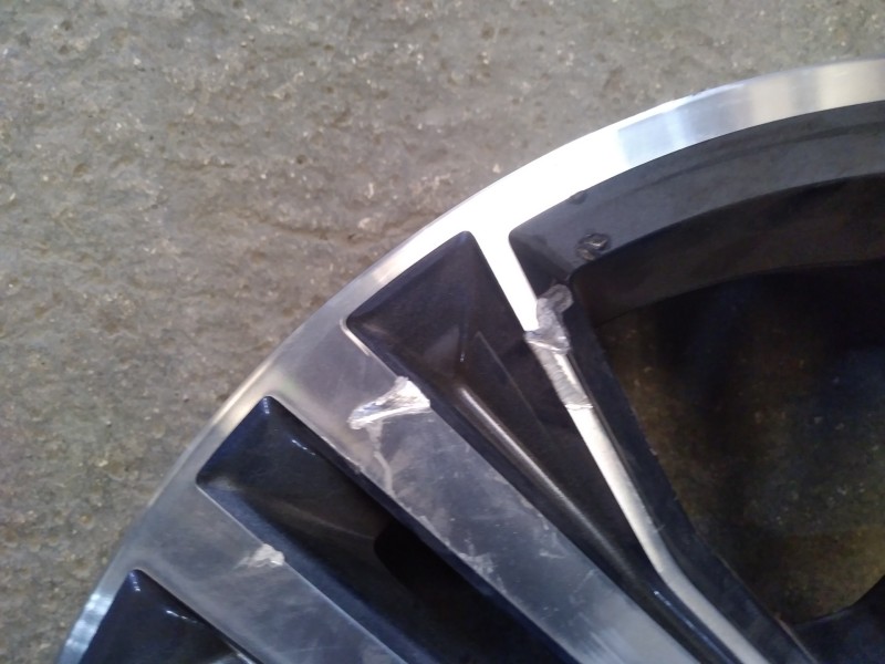 Recambio de juego llantas aluminio para renault megane iv zen referencia OEM IAM 6.5X16 5 TORN ET41 ALUMINIO 