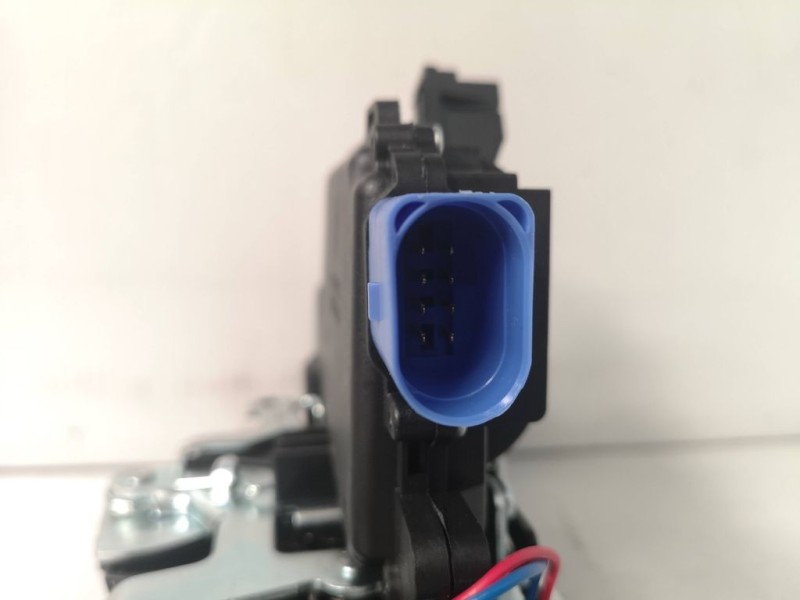 Recambio de cerradura puerta trasera derecha para seat ibiza (6l1) referencia OEM IAM 3B1837016AQ  CONECTOR AZUL 8 PINS