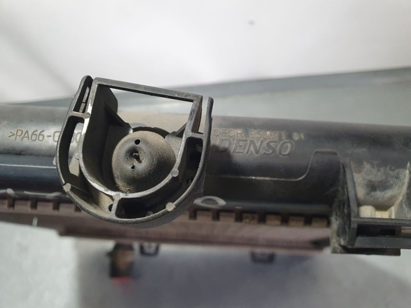 Recambio de radiador agua para peugeot 208 style referencia OEM IAM 9684522780 96007T01 DENSO