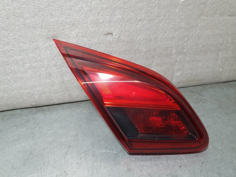 Recambio de piloto trasero izquierdo para opel corsa e selective referencia OEM IAM 39012623 460034366 INTERIOR