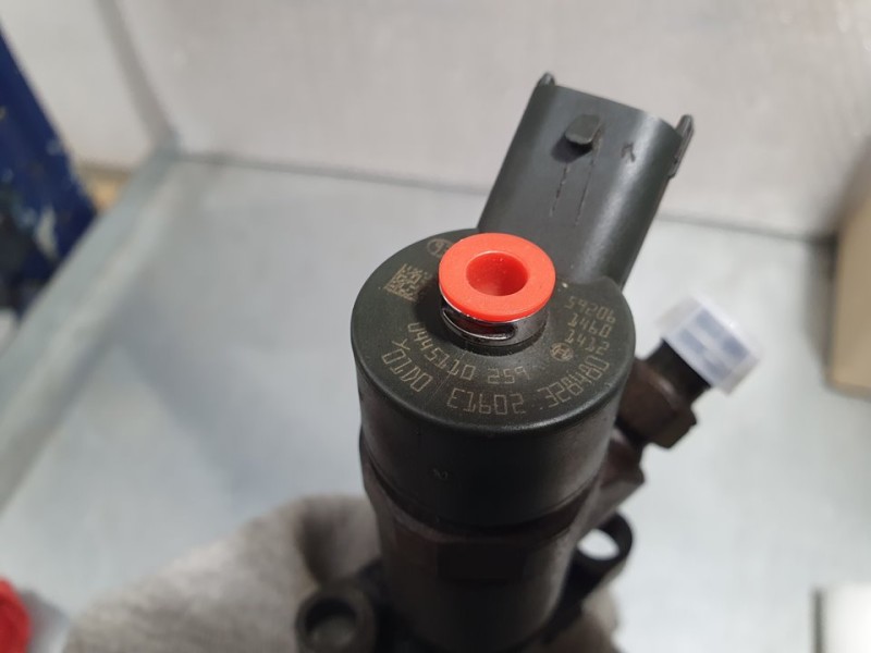 Recambio de inyector para peugeot 307 (s1) xt referencia OEM IAM 328480 0445110259 BOSCH