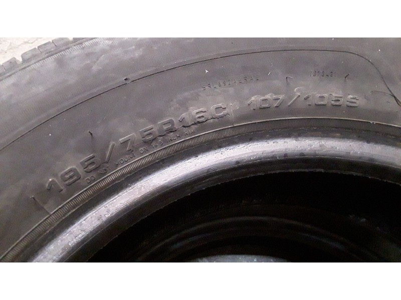 Recambio de neumatico pareja para neumaticos reutilizados - referencia OEM IAM 1957516C-107-105S SAVA 195/75/16C/107-105S