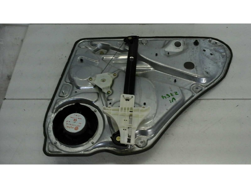 Recambio de elevalunas trasero izquierdo para volkswagen passat berlina (3b2) referencia OEM IAM 3B5839751CD 18 PINS ELECTRICO
