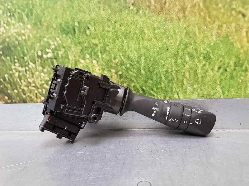 Recambio de mando limpia para toyota auris active referencia OEM IAM 02670 17F858 L17