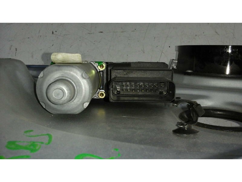 Recambio de elevalunas trasero izquierdo para volkswagen passat berlina (3b2) referencia OEM IAM 3B5839751CD 18 PINS ELECTRICO