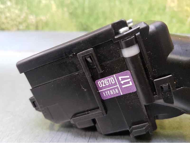 Recambio de mando limpia para toyota auris active referencia OEM IAM 02670 17F858 L17
