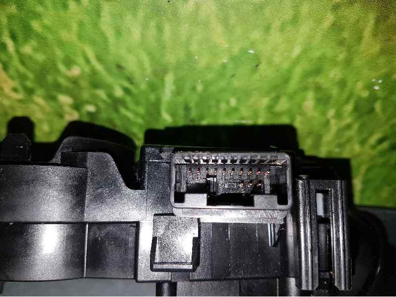 Recambio de mando luces para toyota auris active referencia OEM IAM 02720 17F852 L12