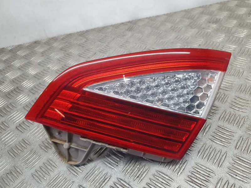 Recambio de piloto trasero derecho para ford mondeo ber. (ca2) trend referencia OEM IAM 1486766  INTERIOR