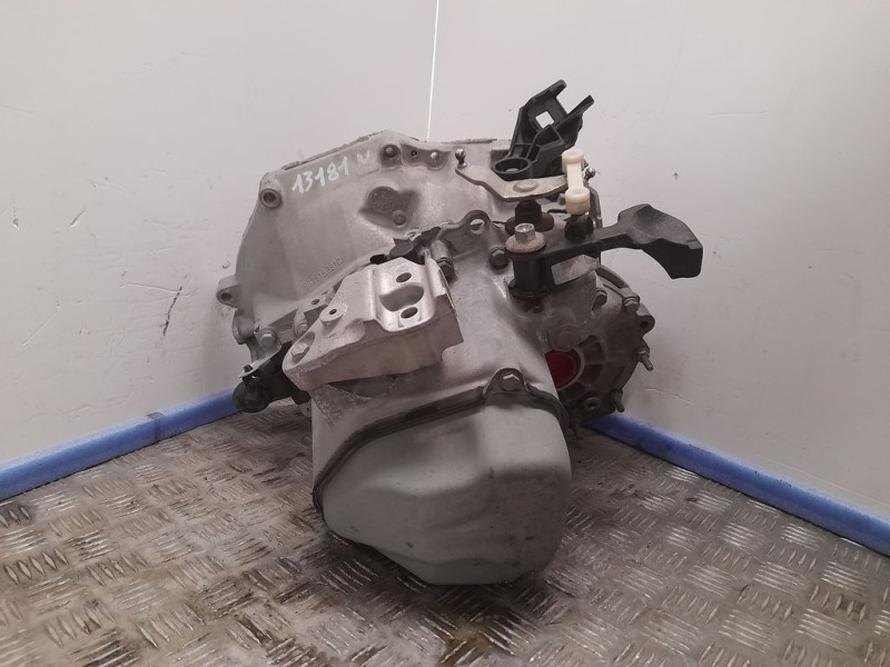 Recambio de caja cambios para peugeot 208 style referencia OEM IAM 20CR15 9675193610 5VELOCIDADES