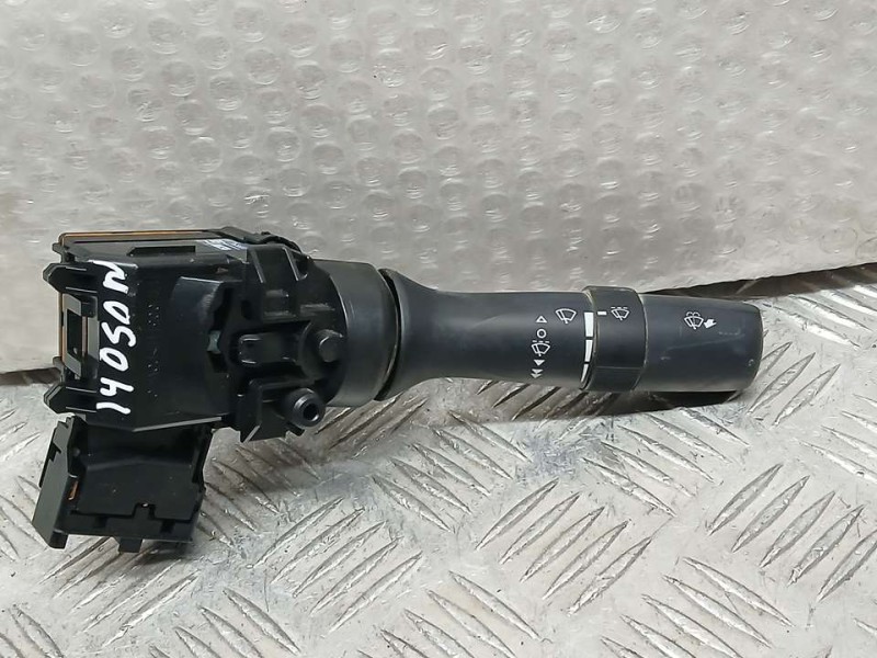 Recambio de mando limpia para toyota corolla (e15) active referencia OEM IAM 0520017F524  