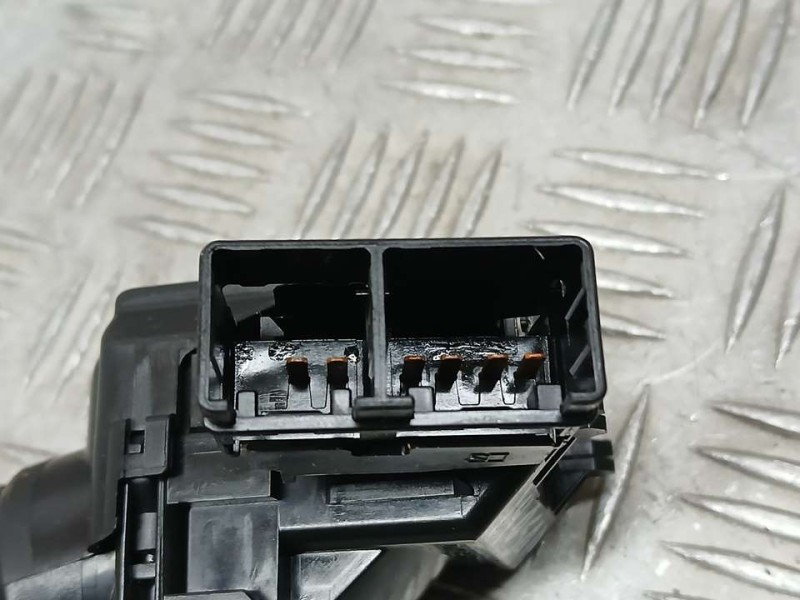 Recambio de mando limpia para toyota corolla (e15) active referencia OEM IAM 0520017F524  